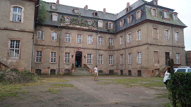 Kunstverein Hoyerswerda Stele für Elsa Brändström am Schloss Neusorge