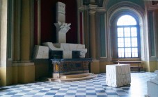 Pietá von Friedrich Press in der Kathedrale in Dresden