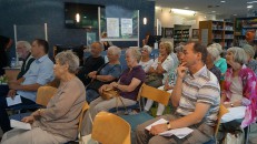 Viele Besucher kamen zur Eröffnung des Brigitte-Reimann-Kabinett in der Stadtbibliothek