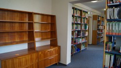 Beim einrichten des Reimann-Kabinetts in der Stadtbibliothek Hoyerswerda